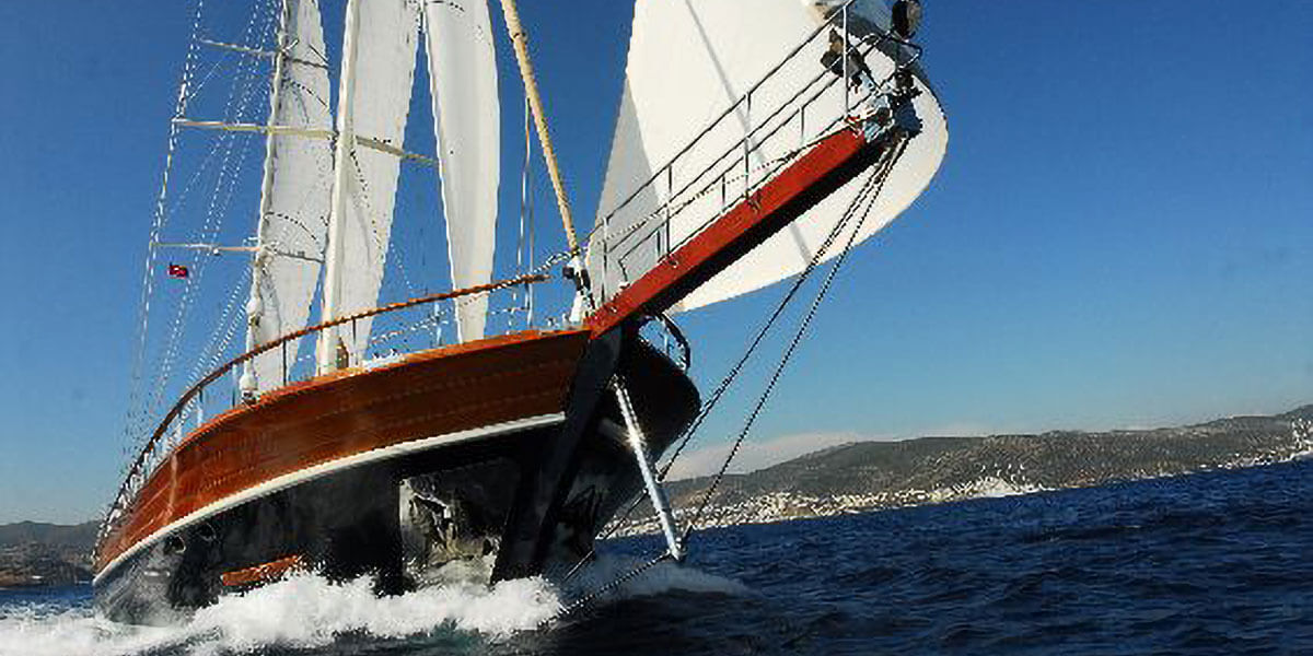 Classic Sailing Yacht Carpe Diem IV