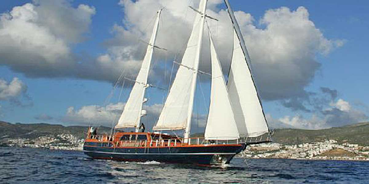 Classic Sailing Yacht Dea Delmare