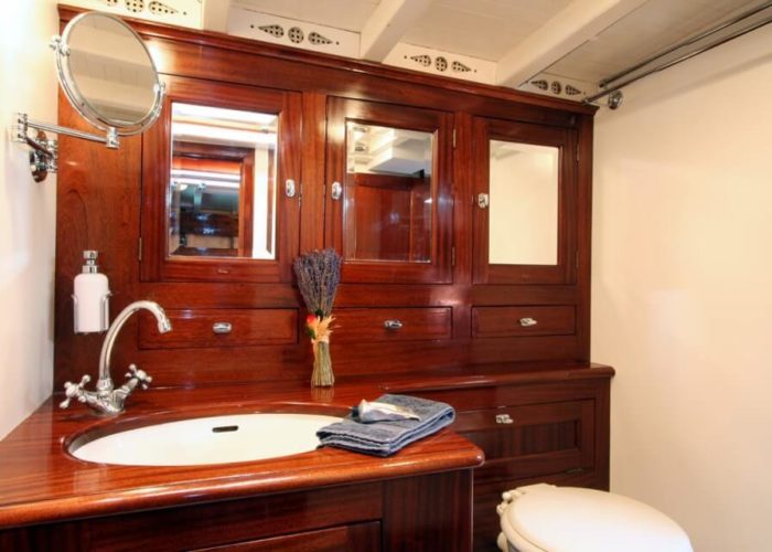 Classic Sailing Yacht Halloween Bathroom
