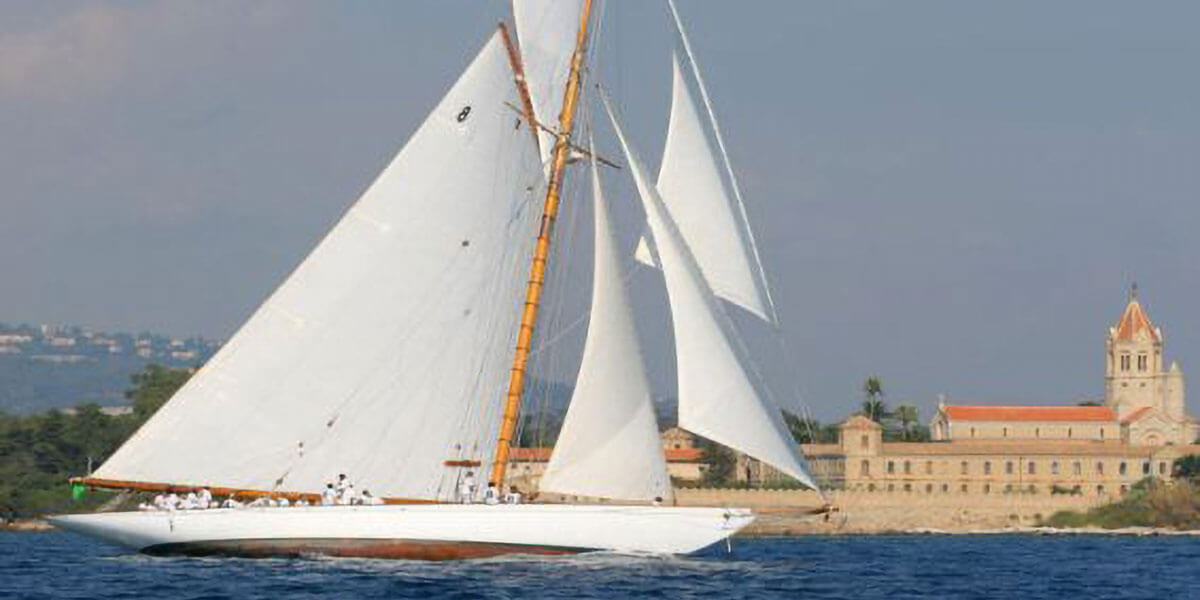 Moonbeam IV - Classic Yacht Charters - Regatta Racing