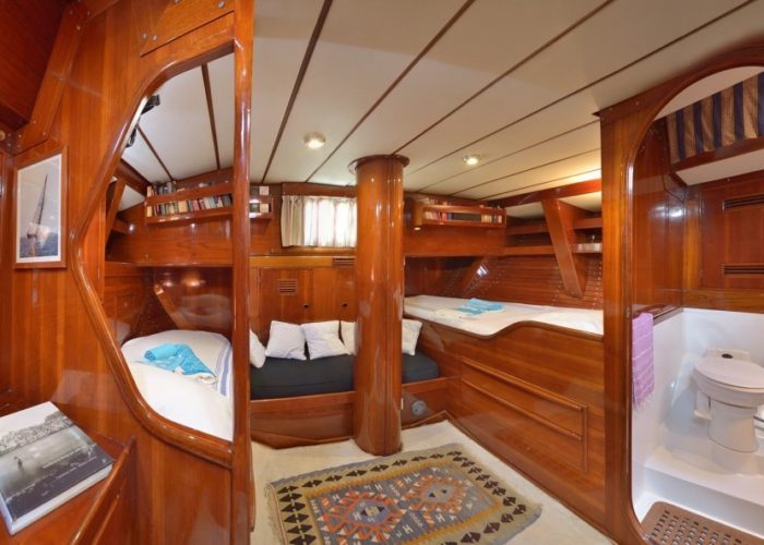 sailing yacht Tangaroa master cabin