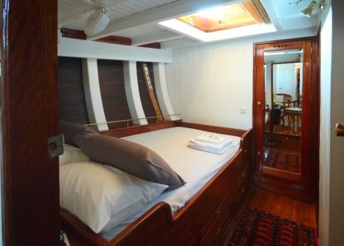 Classic Sailing Yacht Aventure Double Cabin