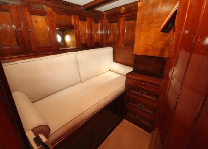 Classic Sailing Yacht Gladoris II Cabin