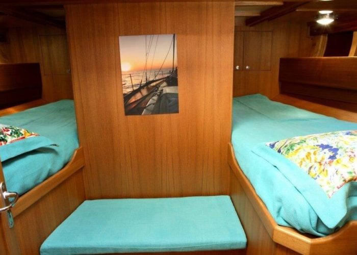 Classic Sailing Yacht Clan Guest Cabin