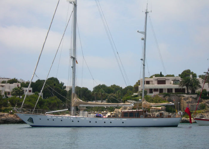 Windweaver of Pennington - Classic Yacht Charters - British Classics