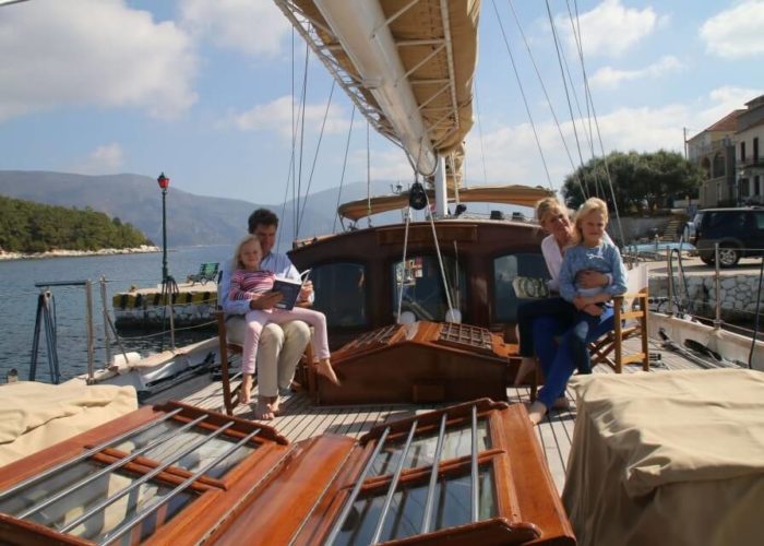 Classic Sailing Yacht Windweaver of Pennington Foredeck Looking Aft