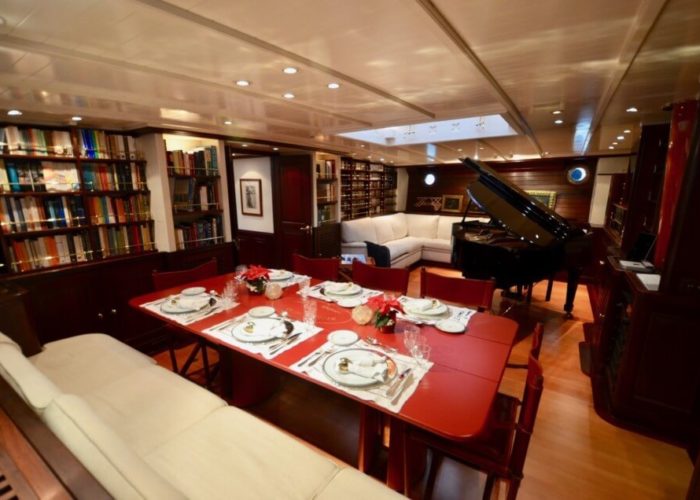 Classic Sailing Yacht Shenandoah Of Sark Internal Dining