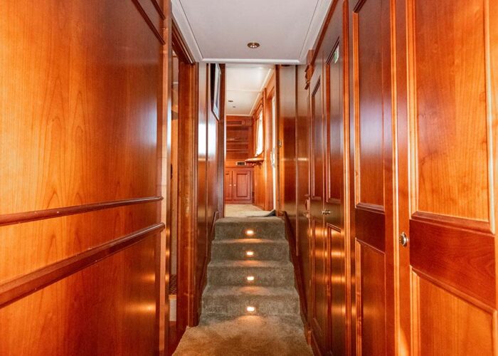 classic motor yacht chantal interiormcorridor.jpg