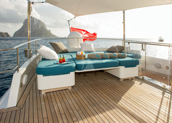 classic motor yacht monara sundeck seating.jpg