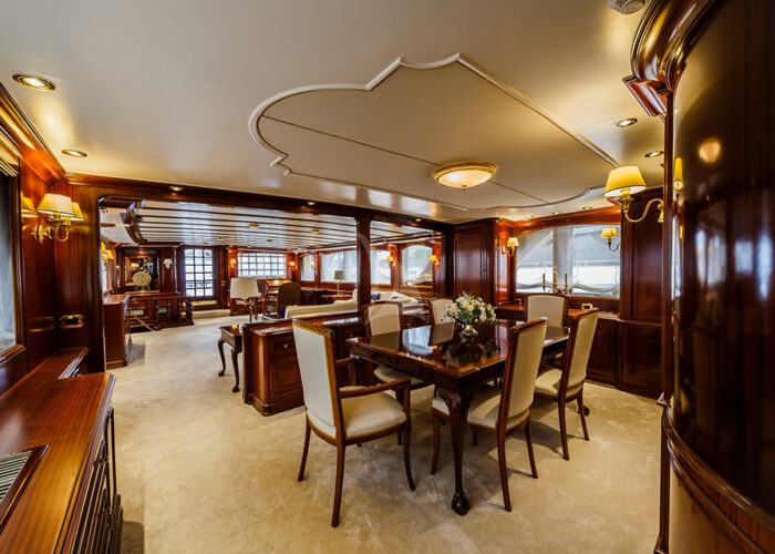 classic motor yacht to je to interior dining.jpg