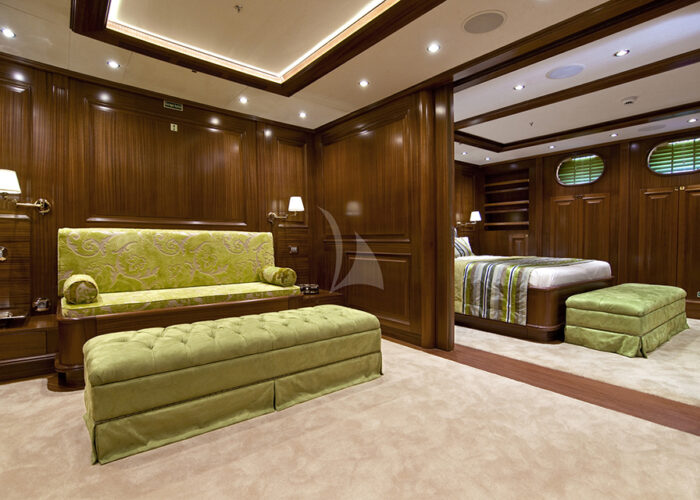 classic sailing yacht clear eyes interior lounge.jpg